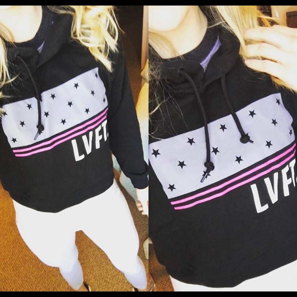Live Fit cropped hoodie!